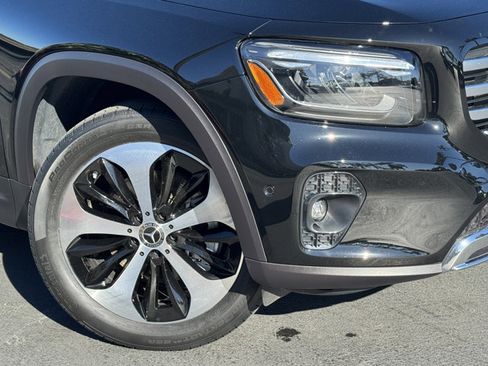 Used 2025 Mercedes-Benz GLB 250 image 2