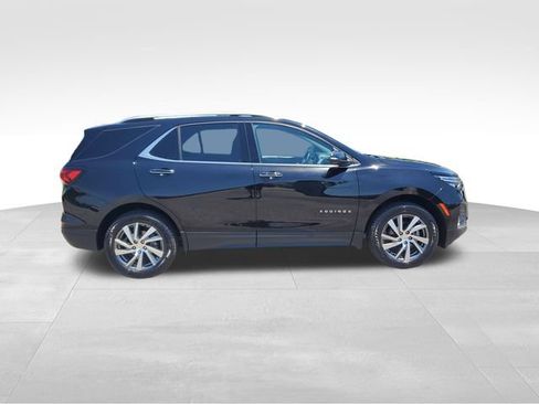 Used 2024 Chevrolet Equinox Premier AWD/4WD image 3
