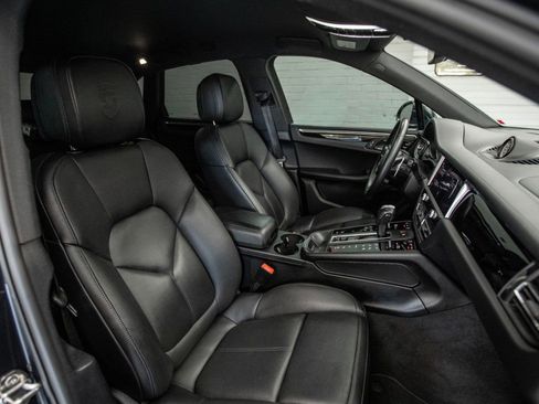 Used 2022 Porsche Macan S image 31