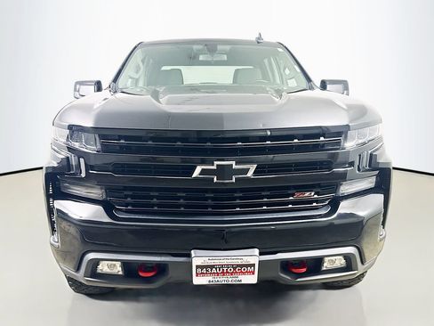 Used 2022 Chevrolet Silverado 1500 LT Trail Boss w/ LPO, Dark Essentials Package AWD/4WD image 2