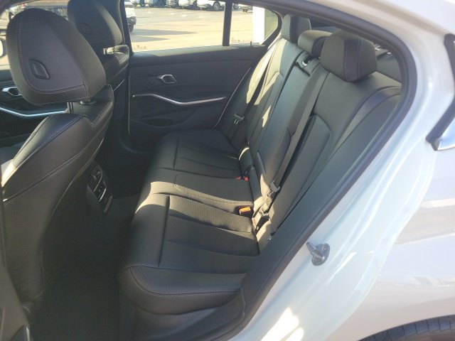 Used 2026 BMW 330i xDrive Sedan AWD/4WD image 18