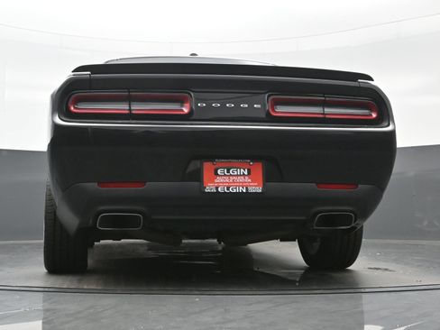 Used 2017 Dodge Challenger R/T image 25