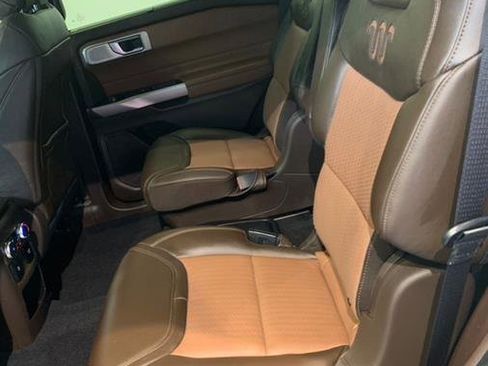 Used 2021 Ford Explorer King Ranch w/ Premium Technology Package image 26