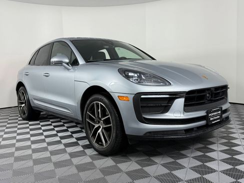 Used 2024 Porsche Macan image 7