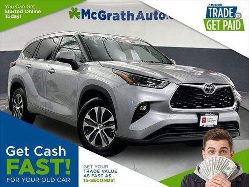 Certified 2021 Toyota Highlander XLE AWD/4WD image 1