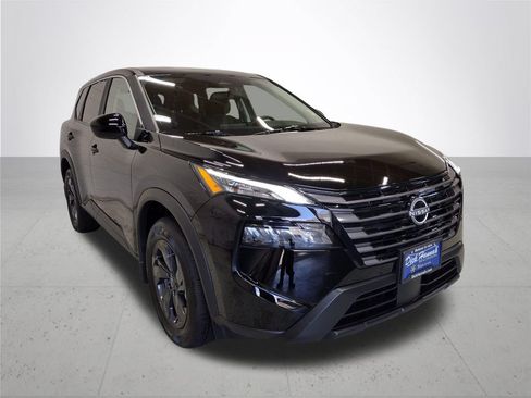 Used 2026 Nissan Rogue SV w/ Cold Weather Package AWD/4WD image 4