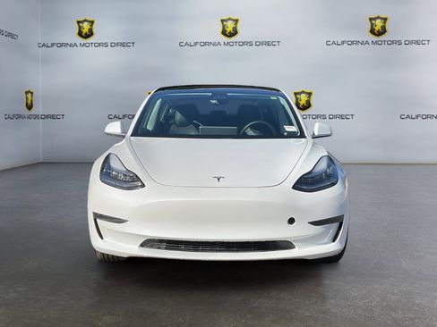Used 2019 Tesla Model 3 Mid Range image 2