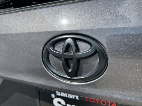 Used 2022 Toyota Highlander XSE AWD/4WD image 11