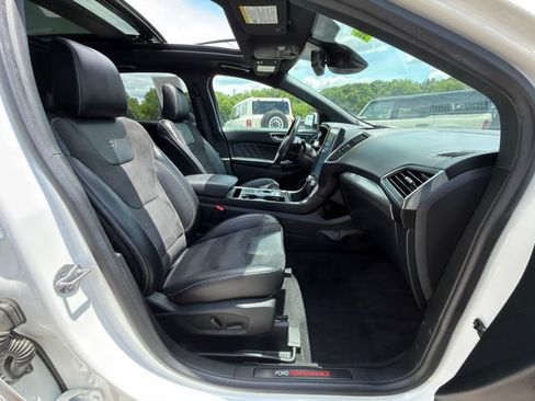 Used 2022 Ford Edge ST w/ Equipment Group 401A AWD/4WD image 9