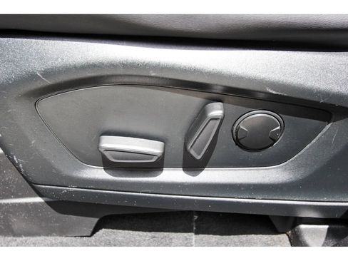 Used 2022 Ford Explorer XLT w/ Equipment Group 202A RWD image 29