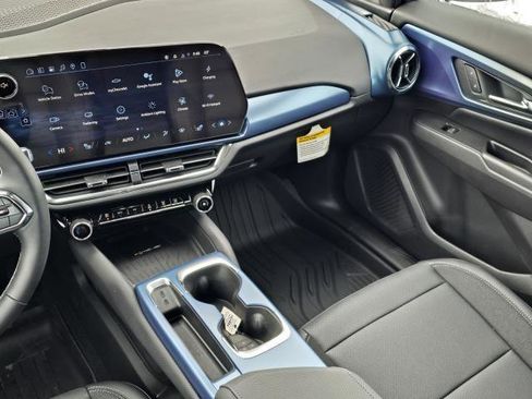 New 2026 Chevrolet Equinox EV LT AWD/4WD image 32