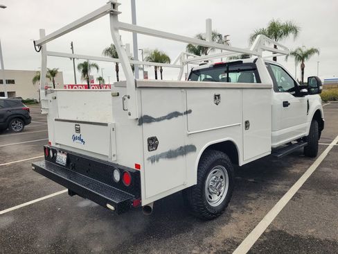 Used 2022 Ford F250 XL w/ Power Equipment Group AWD/4WD image 4