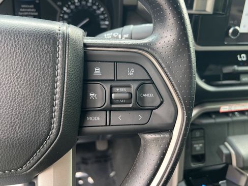 Used 2025 Toyota Tundra SR5 AWD/4WD image 33