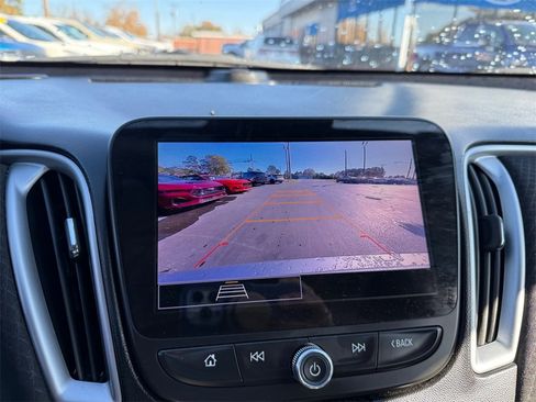 Used 2023 Chevrolet Malibu LT image 18