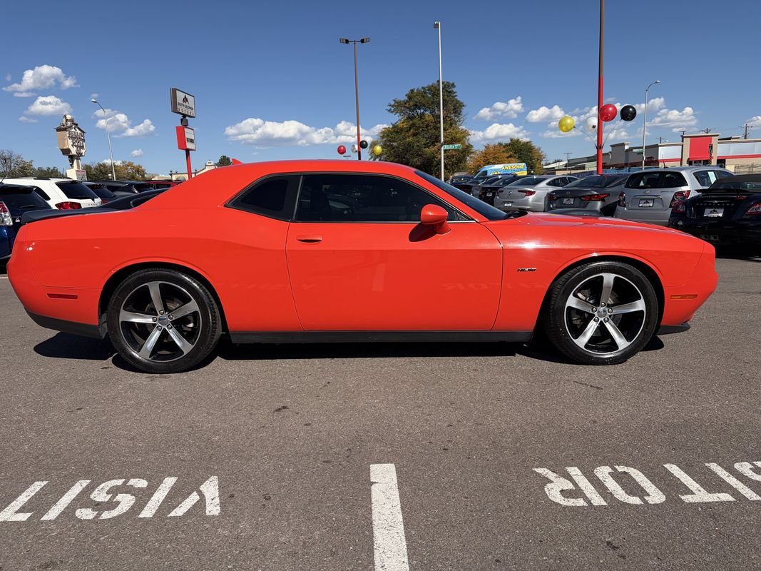 Used 2016 Dodge Challenger R/T RWD image 7