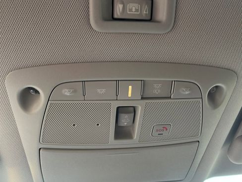 Used 2017 Nissan Pathfinder Platinum image 21