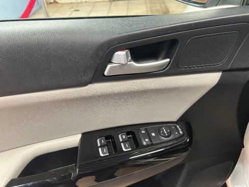 Used 2018 Kia Sportage EX w/ EX Sport Appearance Package image 7