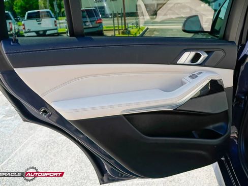 Used 2022 BMW X7 M50i AWD/4WD image 22