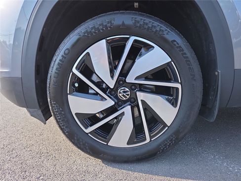 Certified 2024 Volkswagen Atlas SE AWD/4WD image 11