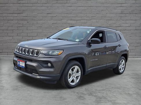 Used 2023 Jeep Compass Latitude AWD/4WD image 6