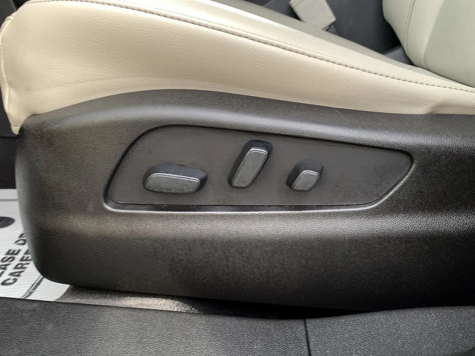 Used 2019 Cadillac XT4 Luxury FWD image 21