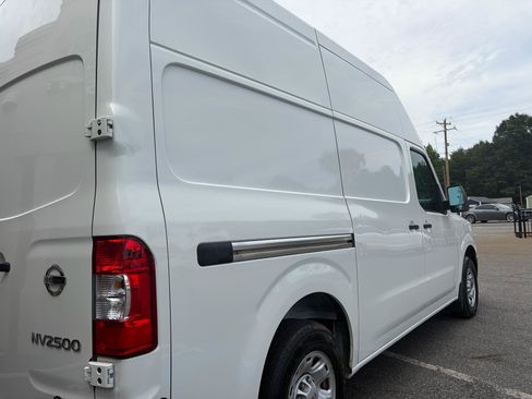Used 2021 Nissan NV 2500 SV RWD image 23