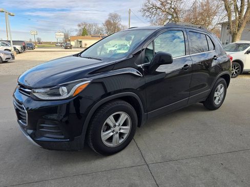 Used 2020 Chevrolet Trax LT FWD image 3