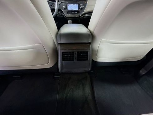 Used 2018 Toyota Avalon XLE Premium image 26