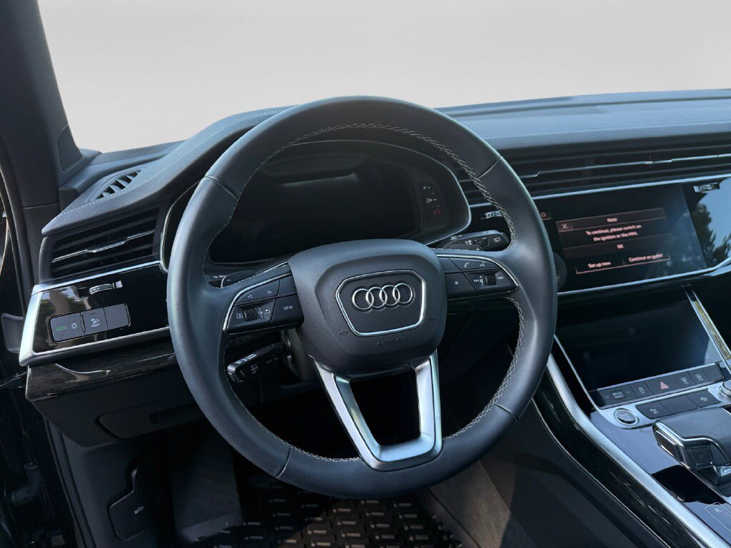 Used 2025 Audi Q7 2.0T Premium w/ Convenience Plus Package AWD/4WD image 13
