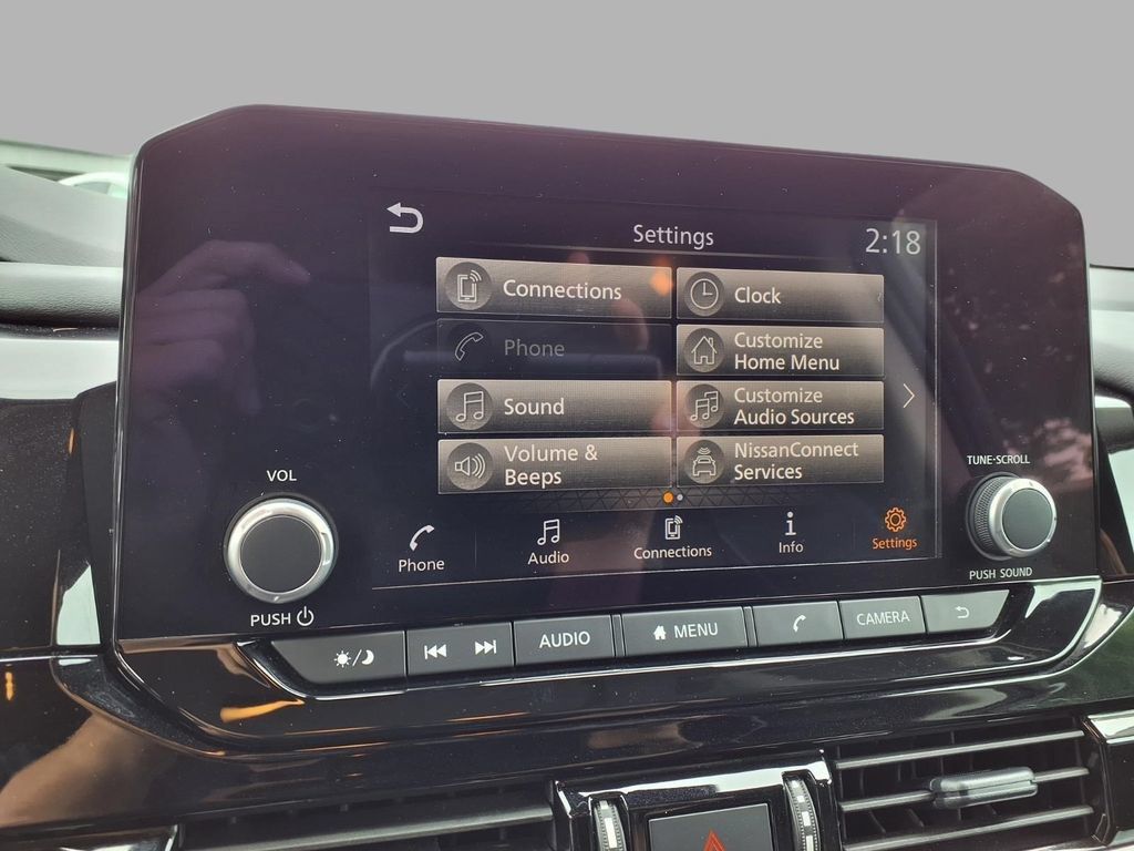 Used 2025 Nissan Pathfinder SV AWD/4WD image 7