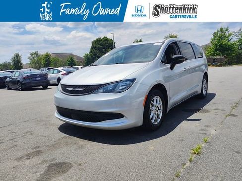 Used 2024 Chrysler Voyager LX FWD image 1