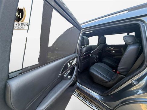 Used 2024 Mercedes-Benz GLS 450 4MATIC image 24