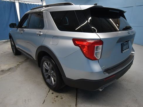 Used 2022 Ford Explorer XLT w/ Equipment Group 202A AWD/4WD image 35