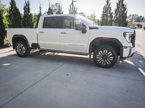 Used 2025 GMC Sierra 2500 Denali Ultimate image 11