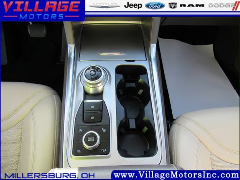 Used 2020 Ford Explorer Platinum w/ Premium Technology Package image 14