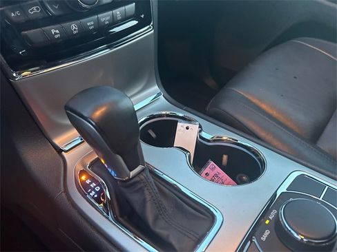 Used 2019 Jeep Grand Cherokee Limited image 19