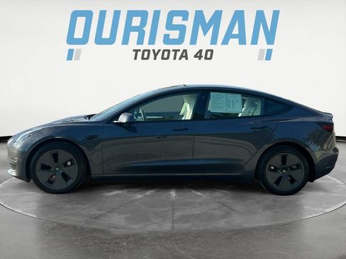 Used 2023 Tesla Model 3 Standard Range image 3