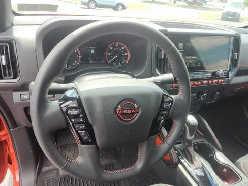 Used 2025 Nissan Frontier PRO-4X AWD/4WD image 21