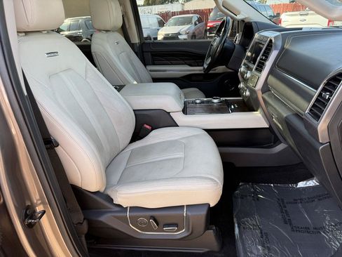 Used 2018 Ford Expedition Platinum AWD/4WD image 13
