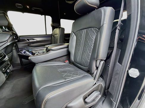 Used 2023 Jeep Grand Wagoneer Series III w/ Rear Seat Video Group 1 AWD/4WD image 21