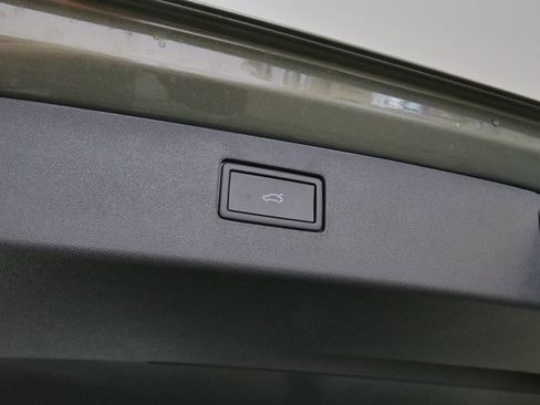 New 2026 Volkswagen Tiguan SE R-Line image 14