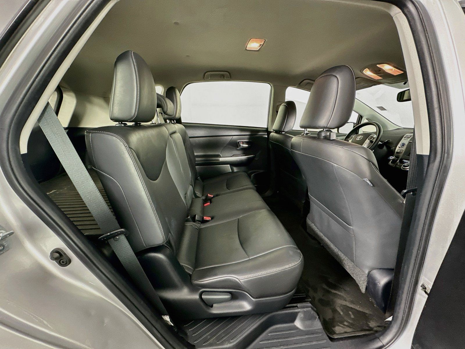 Used 2015 Toyota Prius V Five FWD image 26