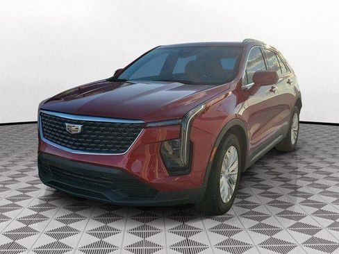Certified 2024 Cadillac XT4 Luxury FWD image 3