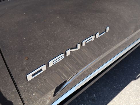 Used 2023 GMC Yukon Denali w/ Denali Reserve Package AWD/4WD image 18