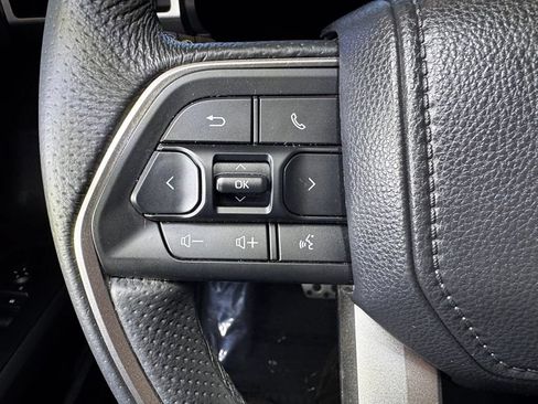 Certified 2025 Toyota Tacoma TRD Sport AWD/4WD image 29