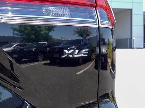 Certified 2023 Toyota Corolla Cross XLE FWD image 7