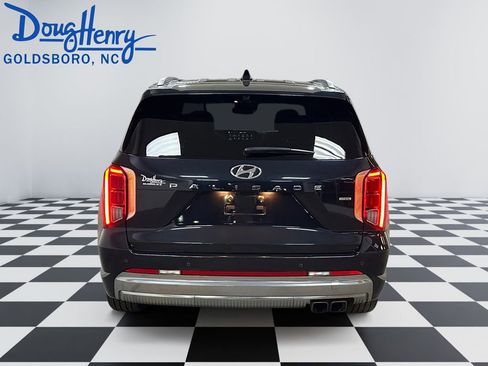 Used 2024 Hyundai Palisade Calligraphy image 4