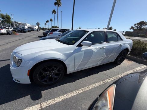 Used 2023 Chrysler 300 S RWD image 2