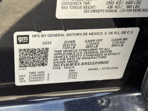 Used 2025 GMC Sierra 1500 AT4 w/ Technology Package AWD/4WD image 29
