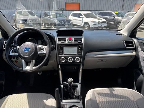 Used 2017 Subaru Forester 2.5i AWD/4WD image 12